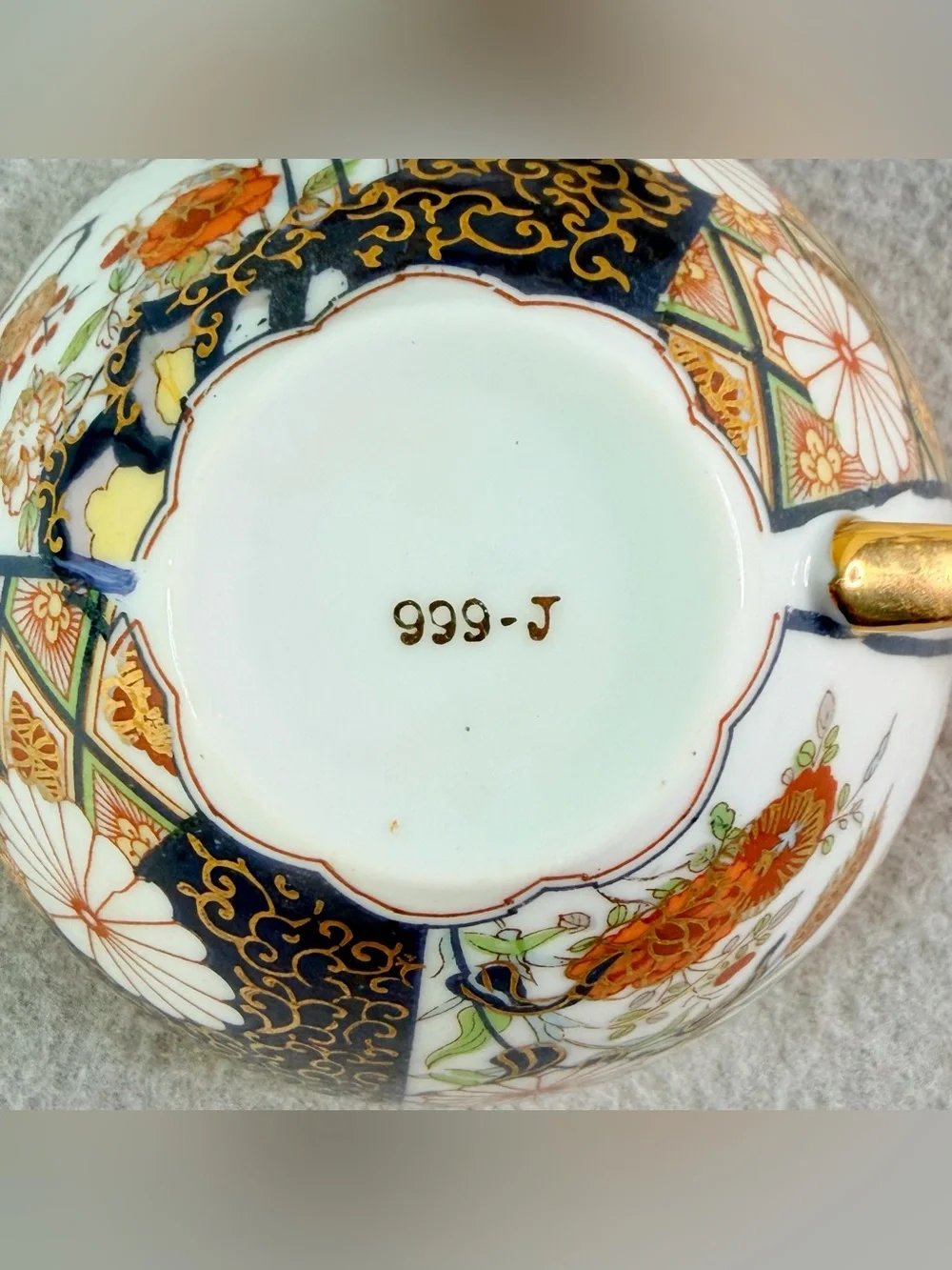 Japanese Vintage Imari Teacup Saucer Floral Hand Painted Gilt Gold Leaf 999-J